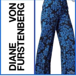 DVF Black/Blue Flower Printed Pants Size 6 NWOT